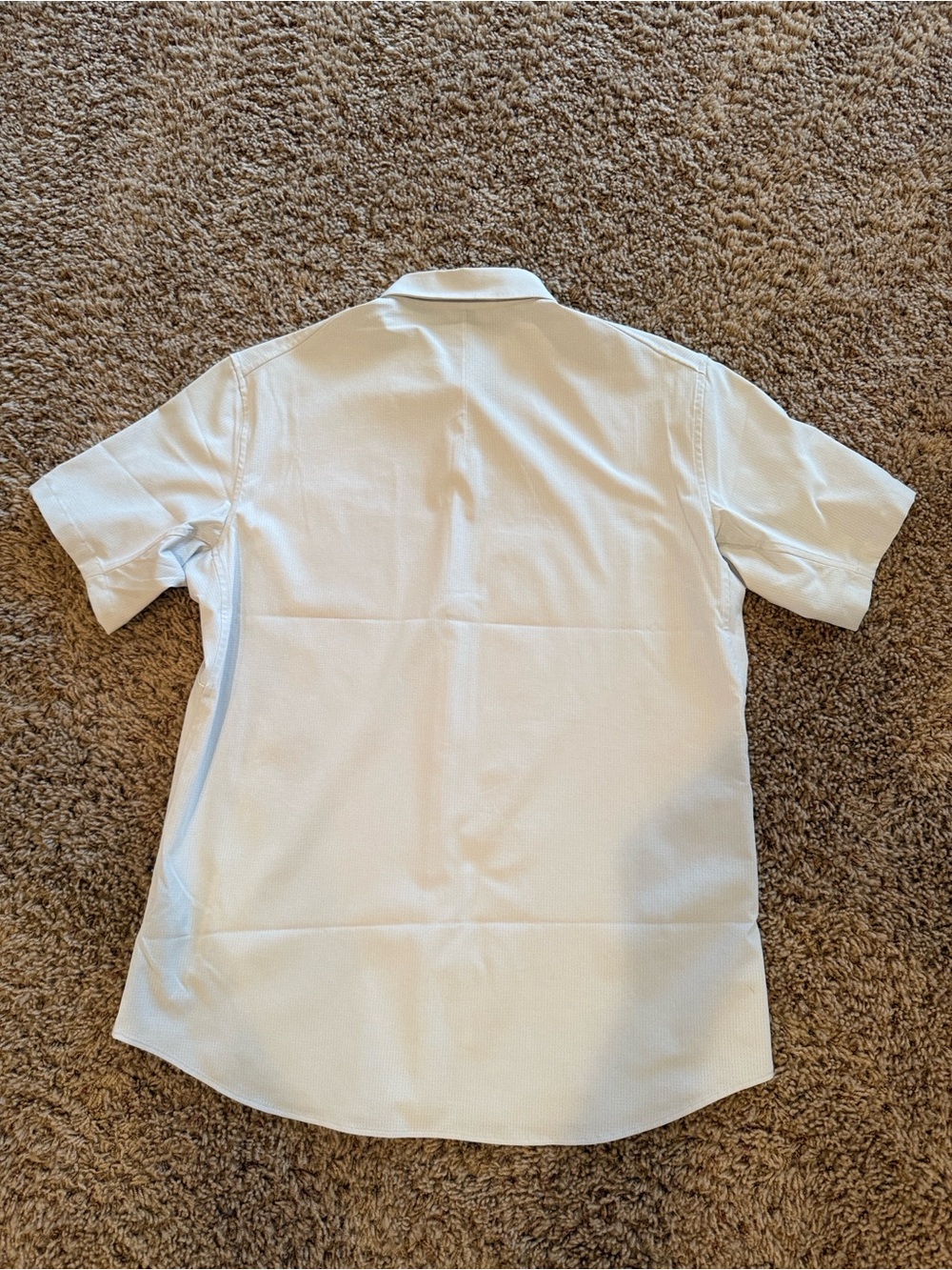 lululemon athletica Men's Short-Sleeve Button-Down Shirt - Picture 3 of 3